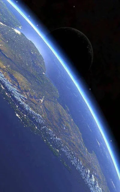 Castellano - Imponujące zdjęcie Ameryki Południowej z ISS, w tle widać księżyc.
#kos...