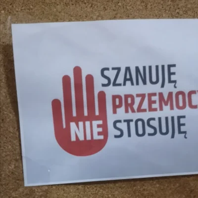 masieg - Byłem w szkole w niedzielę i taka kartka wejściu

Nie szanuje, przemoc stosu...