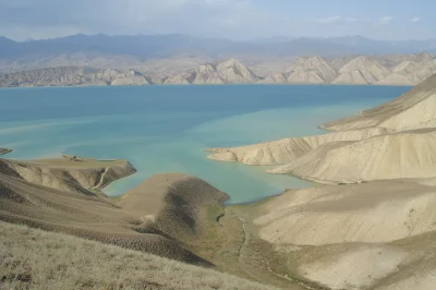 DamnumEmergens - Jezioro Toktogul, Tadżykistan

W sumie jedno z fajniejszych jezior...