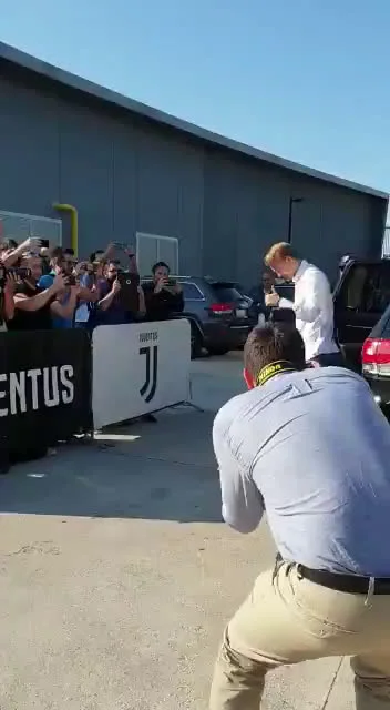 Minieri - Tylu kibiców to chyba tylko rok temu na Ronaldo przyszło
#juventus