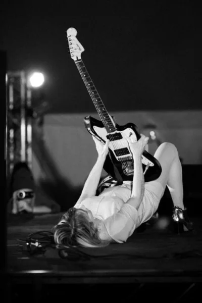 a.....s - #kobietyzgitarami

Kim Gordon