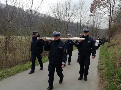 likk - @Kempes: dla policji wersja mniej zaawansowana technologicznie i bez uzbrojeni...