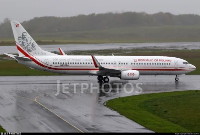 r.....r - Pierwsze zdjęcia B738 dla Sił Powietrznych. Malowanie zaprojektowane przez ...