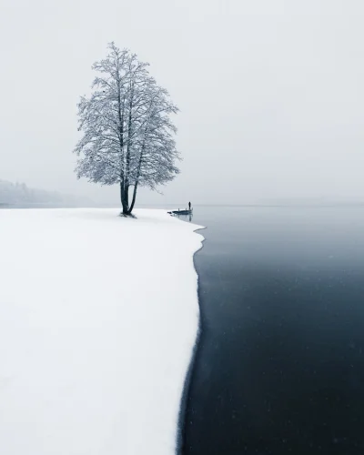 JaTuTylkoNaMoment - First Snow - Mikko Lagerstedt 
Järvenpää, Finlandia

#azylbone...