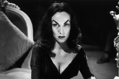 Onde - @PawelW124: No właśnie nie bardzo. Vampira była inspirowana na Morticii Addams...