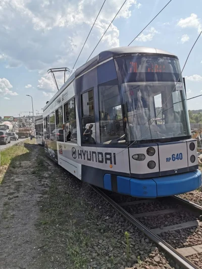 ipkis123 - #Kraków testuje nowe tramwaje Hyundaia dla #Warszawa
#heheszki