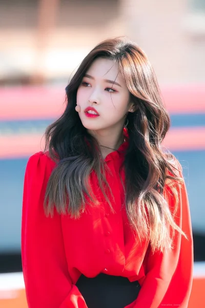 M.....m - #oliviahye #loona #koreanka #azjatki #ladnapani