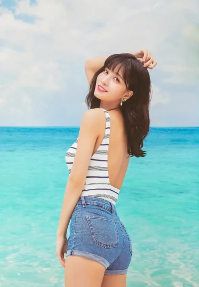 XKHYCCB2dX - #momo #twice
#koreanka #japonka