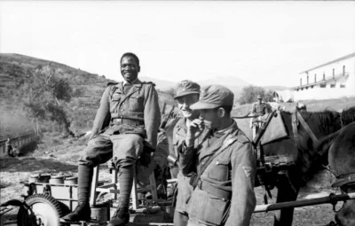JakisTamDuplikat - Zdjęcie przedstawiające żołnierzy Ochotniczego Legionu Arabskiego,...