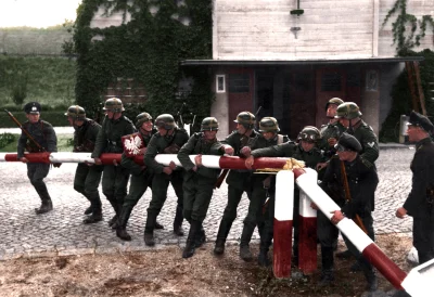 WhyCry - Niemieccy zółnierze przełamują polską barykadę graniczną w odpowiedzi na łam...