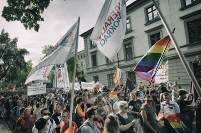 LiberalniDemokraci - Parada Równości ️ przeszła ulicami Warszawy. Mimo protestów środ...