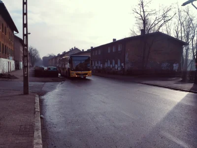 sylwke3100 - Katowice, Morawy i autobus linii nr 70 kierujący się na Borki

#slask #k...
