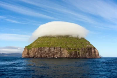 Mesk - Wyspa z własną chmurą
#earthporn #azylboners #podroze #fotografia