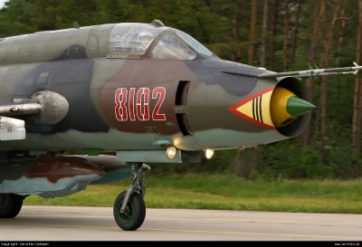 Mekki - Su-22 mieszkania cztery z podwieszonym zasobnikiem KKR-1
#aircraftboners