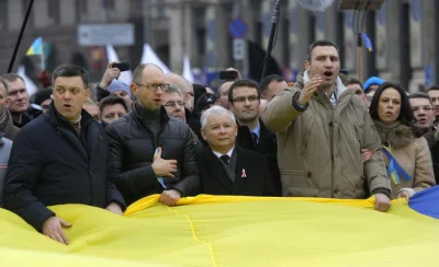 adi2131 - PiS z prezesem Kaczyńskim na czele popierał Majdan na Ukrainie, gdzie obalo...