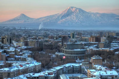 gauganu - @ama-japan: 
Erewań stolica Armenii (950–1200 m n.p.m.), w tle Ararat; 
W...