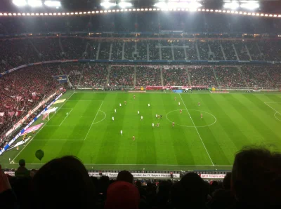 h.....r - Słaby mecz na Allianz Arena, atmosfera za to całkiem niezła
#mecz #bayern