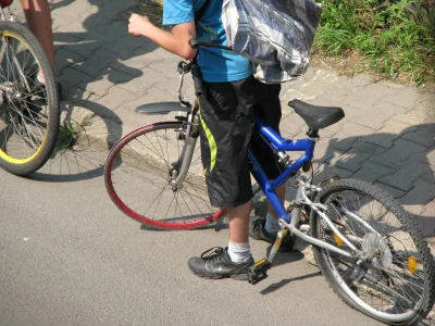 POFUR - Siedze sobie przy otwartym oknie. Wkońcu jakiś w miare wyjsciowy dzień i słys...