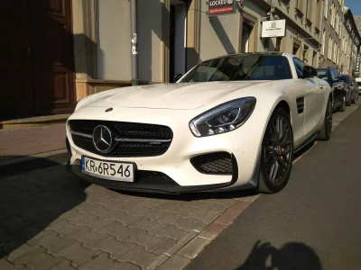 johnnyblue159 - #spotted 
#carboners 
#motoryzacja 
#krakow 
#mercedes
#amg