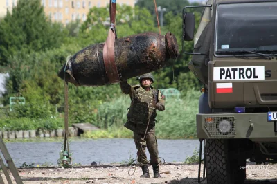 Dassault - W szczecinie wyłowiono tonową bombę z okresu II wojny światowej. #bomba #s...