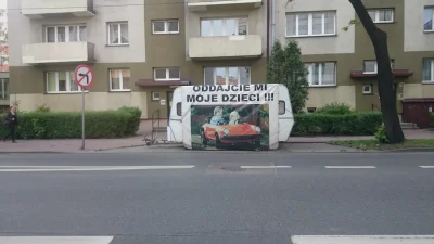 Olenek - Czy ktos sie orientuje o co chodzi. W Katowicach to wisi na ulicy, kurde, ni...