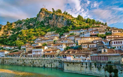 m.....s - Pocztówka z Albanii > Berat

Miasto w środkowej Albanii, nad rzeką Osum, ...