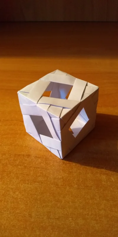 QuePasa - Penultimate module cube

#origami #diy #tworczoscwlasna #papierowebarachl...