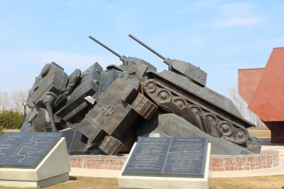 wjtk123 - Pomnik upamiętniający Bitwę pod Prochorowką, trzecią największą bitwę pance...