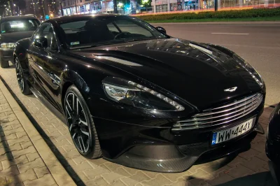 superduck - Aston Martin Vanquish (2012-...)
5,9 V12 573KM
0-100 km/h - 4.1s

Podstaw...