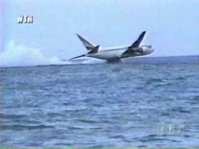 a.....2 - Tutaj film z roku 1996 jak samolot pasażerski rozbija się na morzu. Samolot...