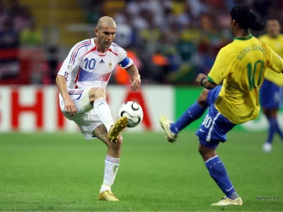 Kielek96 - @chudziutki: Zidane vs Ronaldinho,wspaniałe to były czasy <3