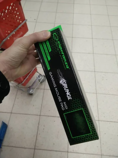 Pawell_17 - Kiedy myślisz że w Auchan rzucili podkładki Razer 

Ale to tylko Espera...