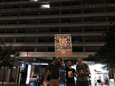 p.....4 - @rfree: #Bitcoin #Greece Syntagma square protests - Peaceful Bitcoin Messag...
