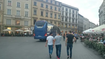 kontrowersje - #autobus z #Serbia na #rynek w #krakow