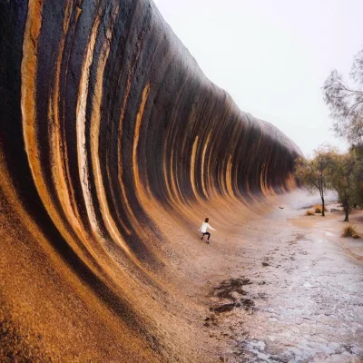 Castellano - Atrakcja turystyczna Wave Rock. Australia
foto: Ever Changing Horizon
...