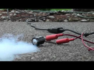 sharkletx - #kondensatory #kondensatorboners #elektronika #elektroda #wybuch #eksploz...