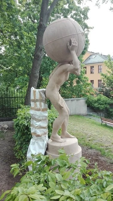 OnePageTo - Tak się cała Polska śmiała z naszego Atlasa, że uniwerek postanowił zasło...