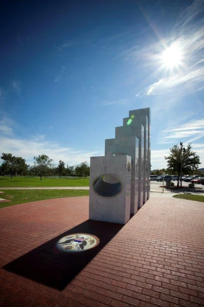 MrNice - Dzisiaj w #usa święto weteranów (Veterans Day). Na zdjęciu pomnik, który jes...