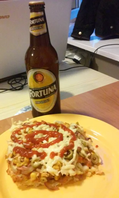 goracejajko - Domowa pizza i mirabelkowe piwo dla Mirabelki( ͡º ͜ʖ͡º)
#gotujzwykopem...