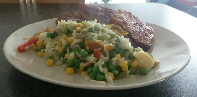 oczyPiwneZycieDziwne - Kurczak bbq + ryż z warzywami 

#gotujzwykopem #kuchnia