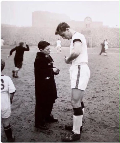 Clermont - 1 lutego 1958, pięć dni przed katastrofą lotu British European Airways 609...