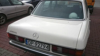 Korfanty39 - Zadbana beczka 300D przyłapana w Opolu 
#carspotting #mercedes