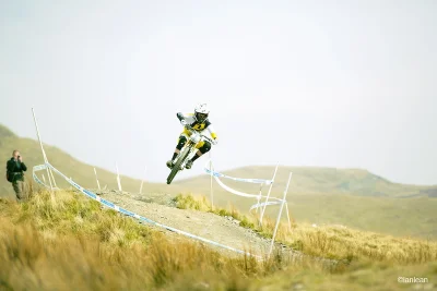 Abovd - #rower #rowery #bike #downhill #pinkbike #marcbeaumont #athertonracing