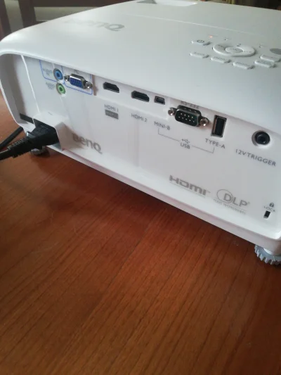 Kobi24 - Witam. Kupiłem niedawno projektor benq w1700. Podłączam do niego Xbox one x ...