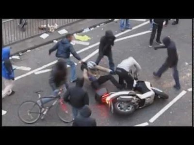starnak - Zamieszki w Londynie, złodziej motocykli.