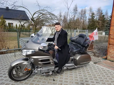 Brajanusz_hejterowy - 4/100 #100slawomirowmentzenow 

Sławek motocyklista

#konfedera...