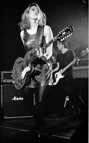 a.....s - Miki Berenyi
#kobietyzgitarami