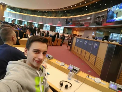 Wojtek_02 - Pozdrowienia z Parlamentu Europejskiego
Jesteśmy w trakcie obrad ;)
#poka...