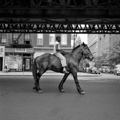 UberWygryw - #czarnyhumor #heheszki 

NYC, rok 1950.

Ciekawe gdzie go ukradł.
