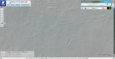 Itakinie - Bawiłem się ostatnio mapą LIDAR i odkryłem takie znalezisko na lotnisku we...